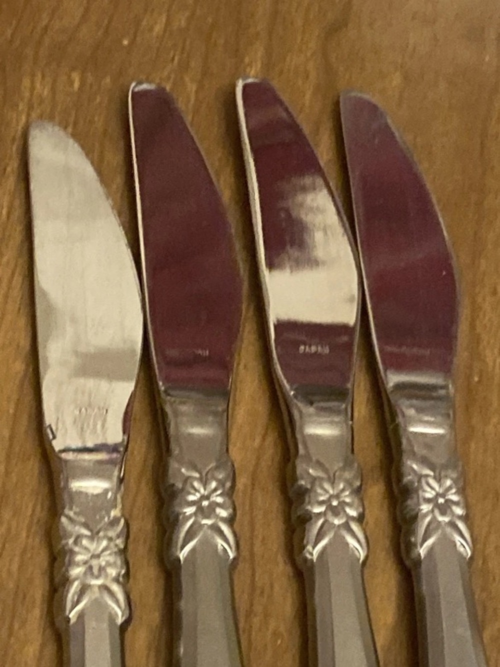 Stainless Steel 4 Piece Japan Rose-Daisy Pattern Knives Silverware Flatware 18-8 - Picture 7 of 7
